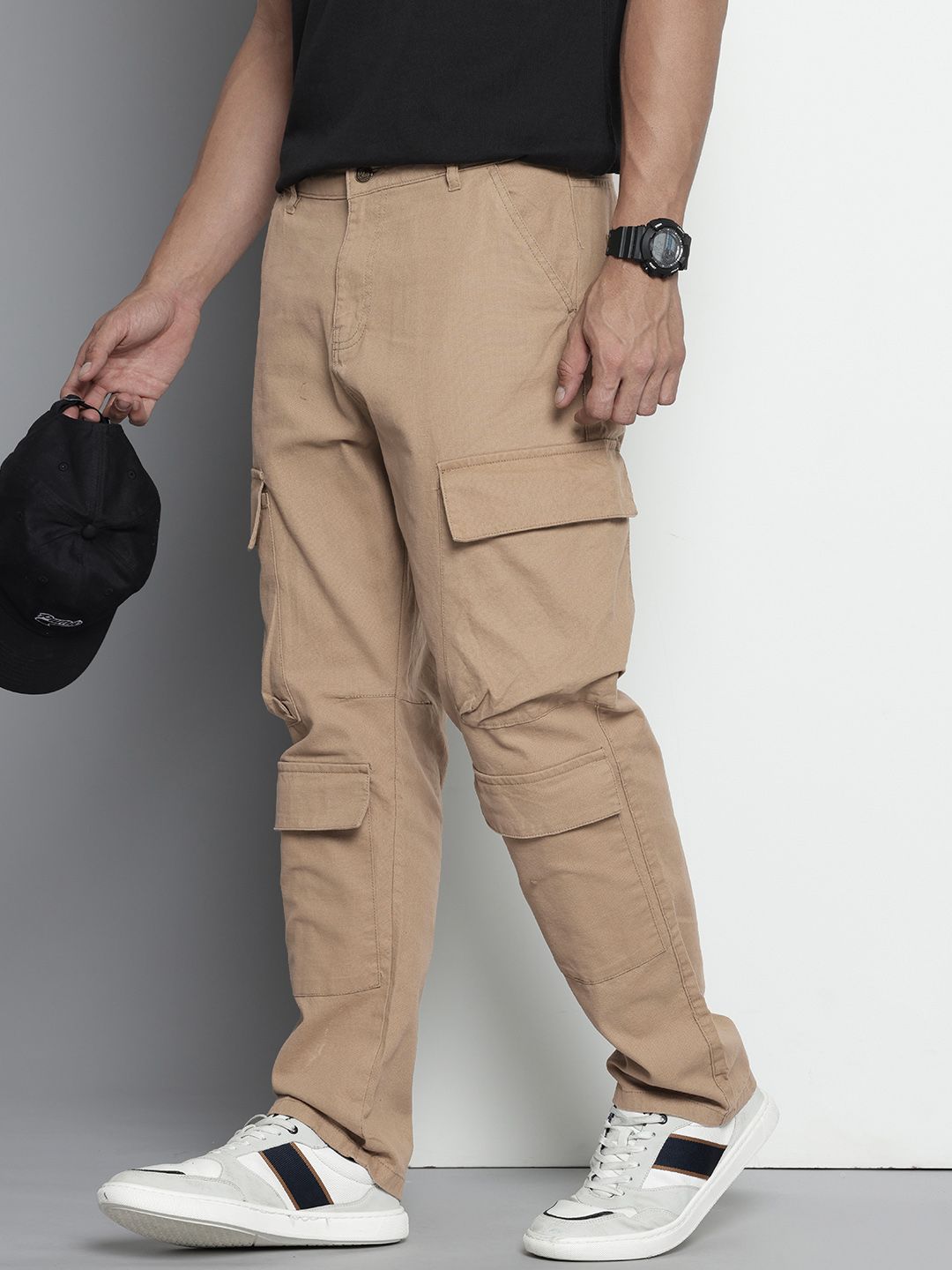 Men's Beige Relaxed Fit Solid Cargos