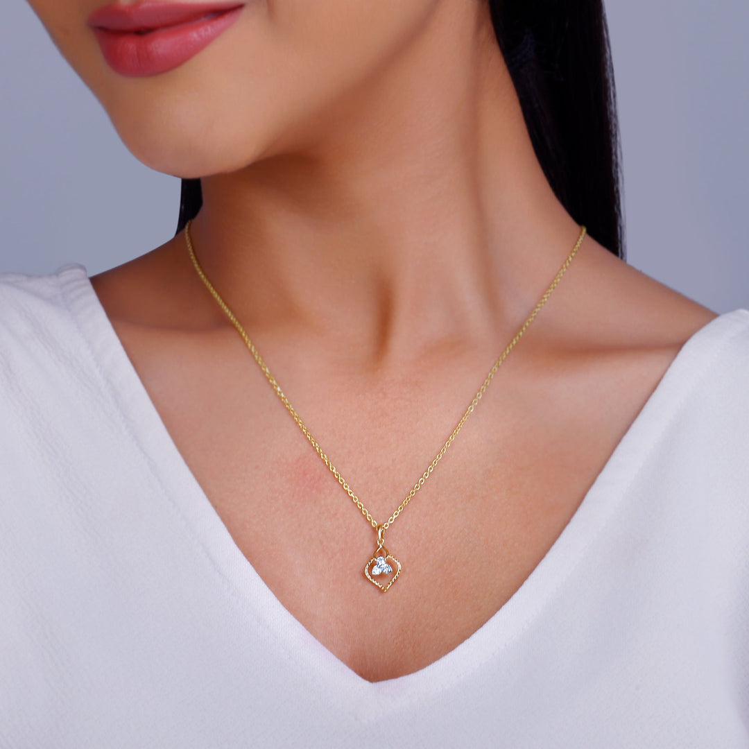 Gold Sparkling Clover Diamond Pendant