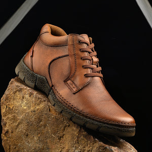 Mudtrail Lace-Up Low Ankle Boots by Aspeerio