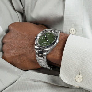 Connoisseur Men Quartz Green Dial Analog Stainless Steel Watch GW0265G10