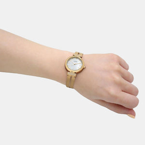 Array Women Quartz Mother Of Pearl Dial Analog Stainless Steel Watch GW0471L2