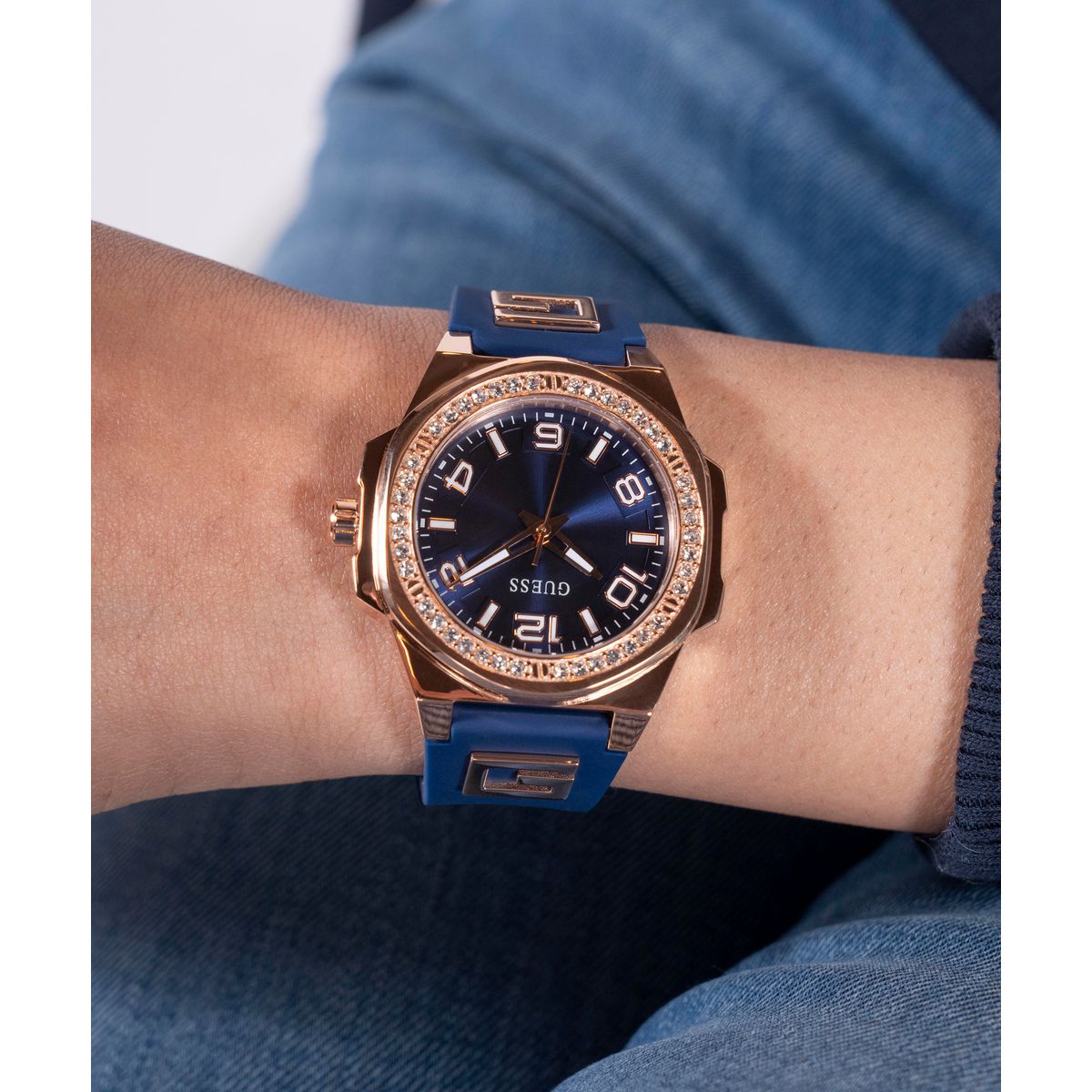Guess Sport Women Quartz Blue Dial Analog Silicone Watch GW0617L3