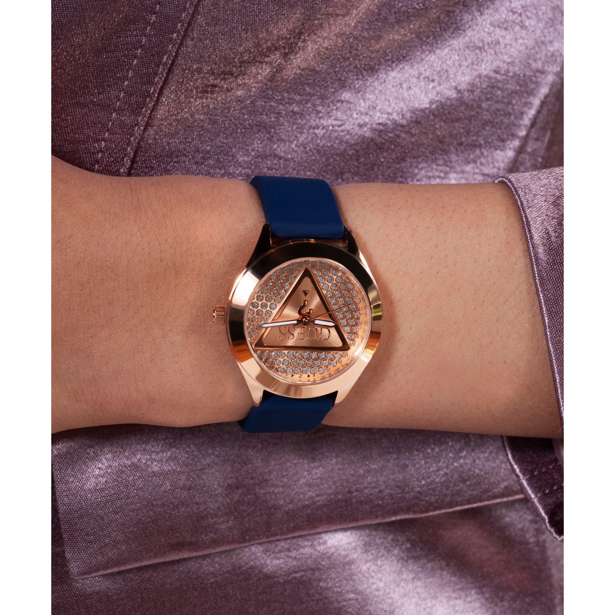 Glitz Women Quartz Rose Gold Dial Analog Silicone Watch GW0745L4