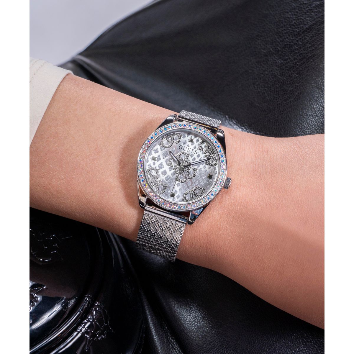 Boa Women Quartz Silver Dial Analog Mesh Watch GW0748L1
