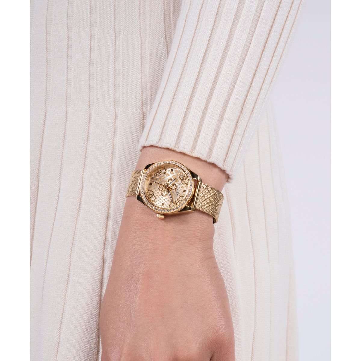 Guess Trend Women Quartz Champagne Dial Analog Mesh Watch GW0748L2