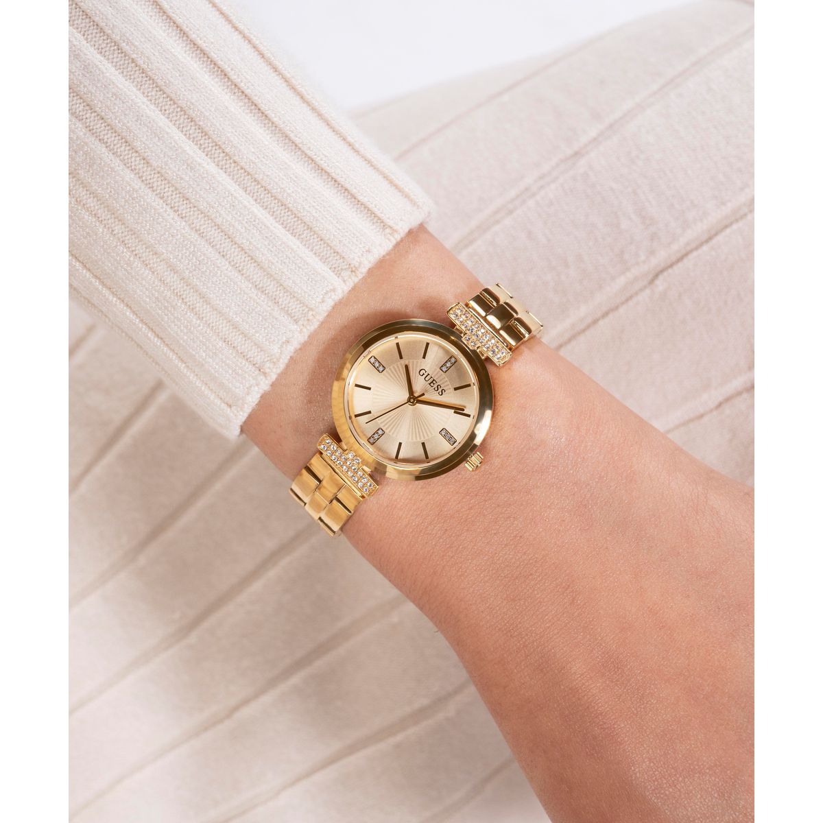Array Women Quartz Champagne Dial Analog Stainless Steel Watch GW0762L2