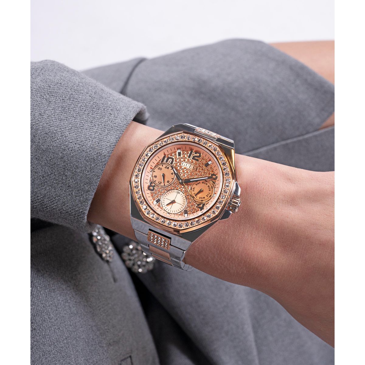 Guess Trend Women Quartz Rose Gold Dial Multi-Function Stainless Steel Watch GW0777L3