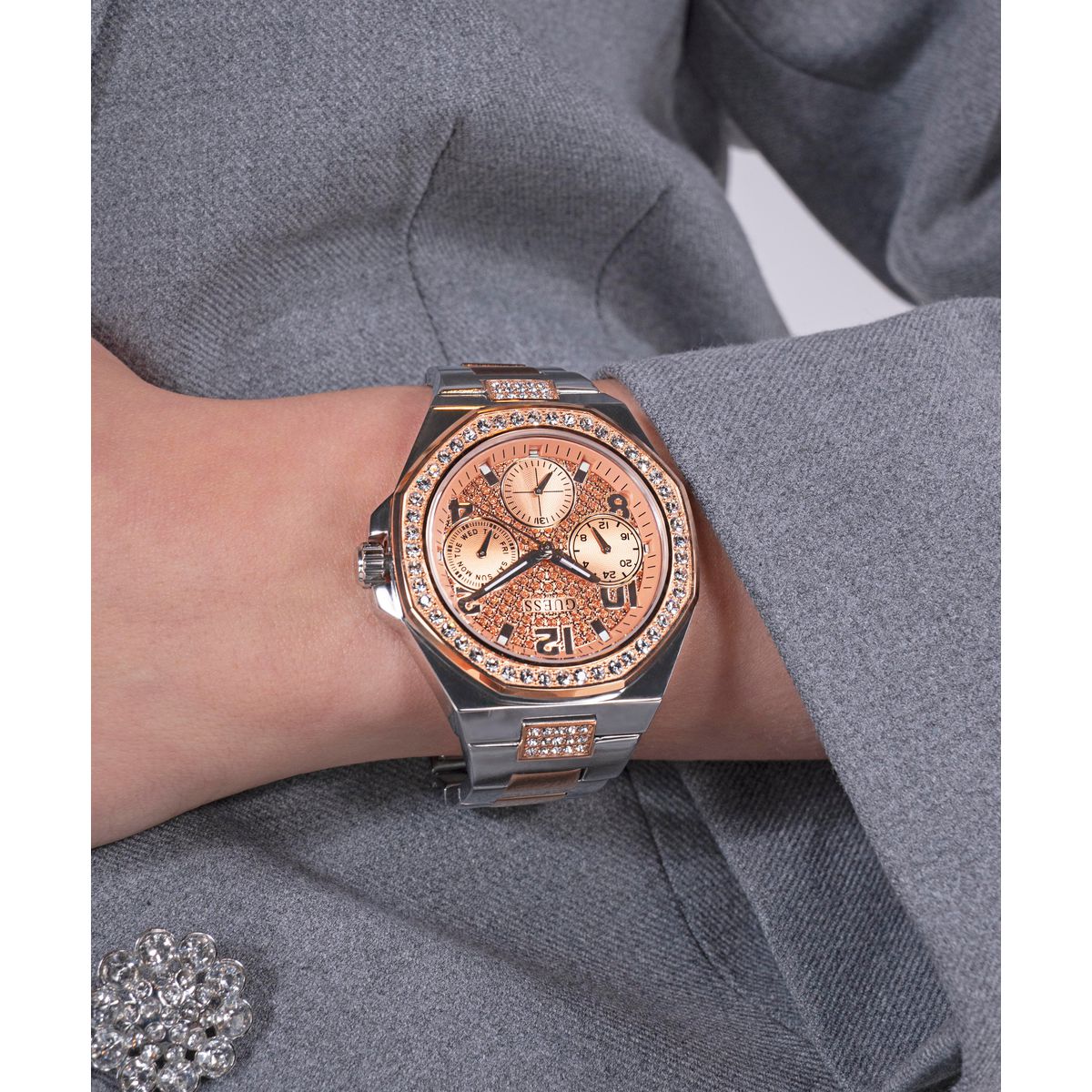 Guess Trend Women Quartz Rose Gold Dial Multi-Function Stainless Steel Watch GW0777L3