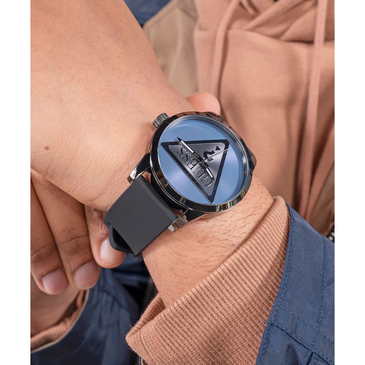 Badge Men Quartz Blue Dial Analog Leather Watch GW0781G5