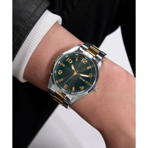 Guess Sport Men Quartz Green Dial Analog Stainless Steel Watch GW0804G4