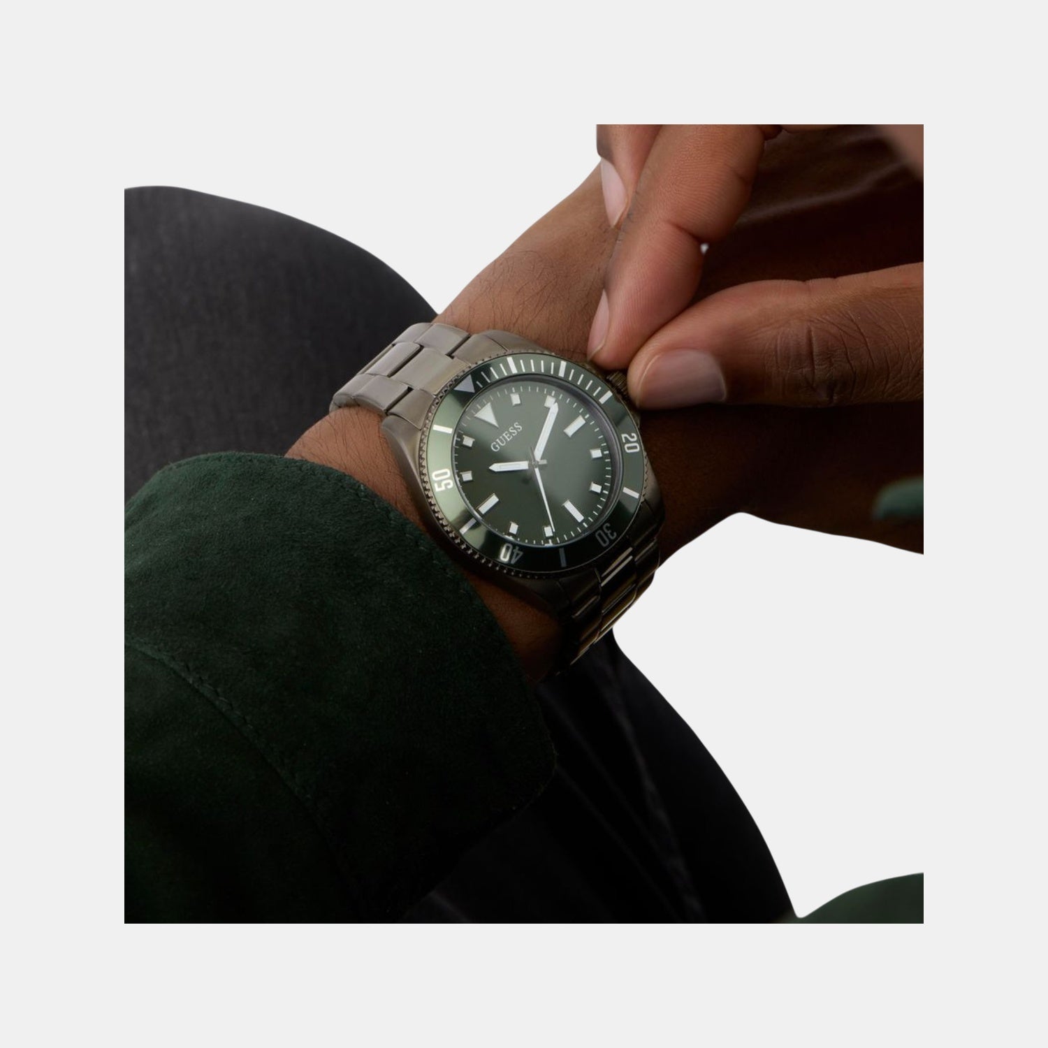 Cliff Men Quartz Green Dial Analog Stainless Steel Watch GW0968G3