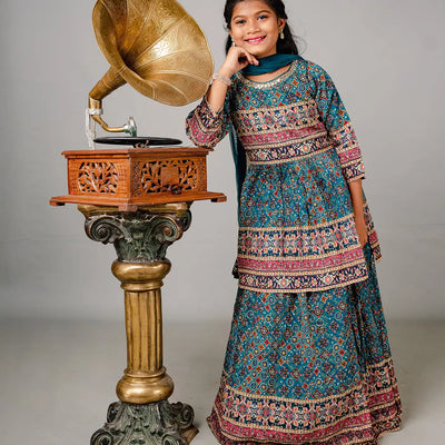 Teal geometric printed short kurta and skirt set with matching dupatta