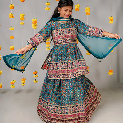 Teal geometric printed short kurta and skirt set with matching dupatta