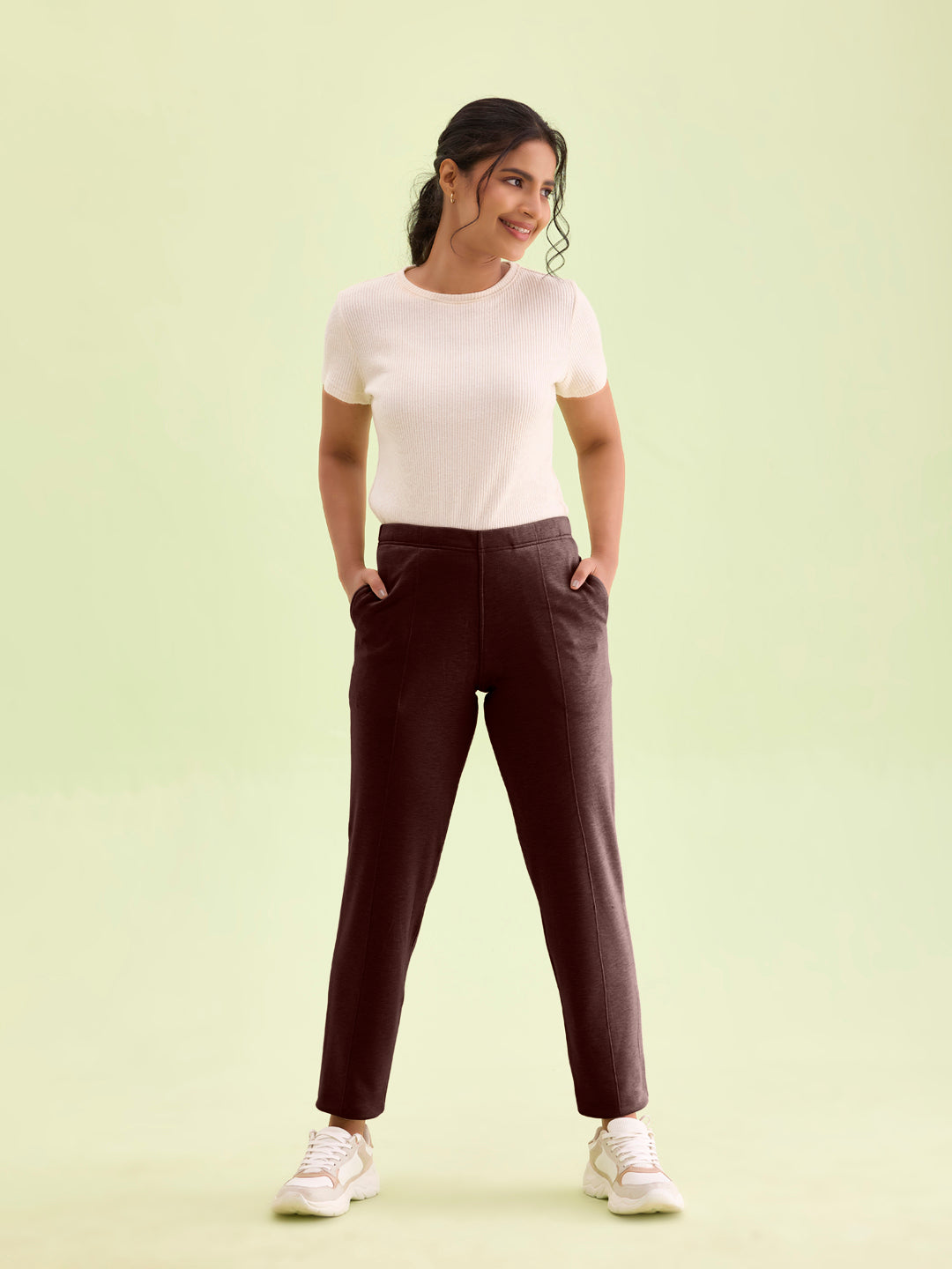Women Solid Dark Wine Mid Rise Ultra Warm Kurti Pant