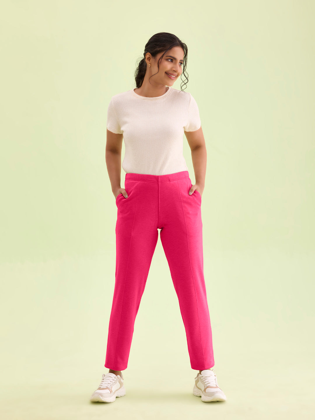 Women Solid Dark Rose Mid Rise Ultra Warm Kurti Pant