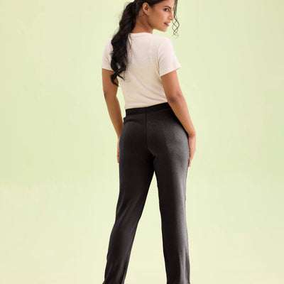 Women Solid Black Mid Rise Ultra Warm Kurti Pant
