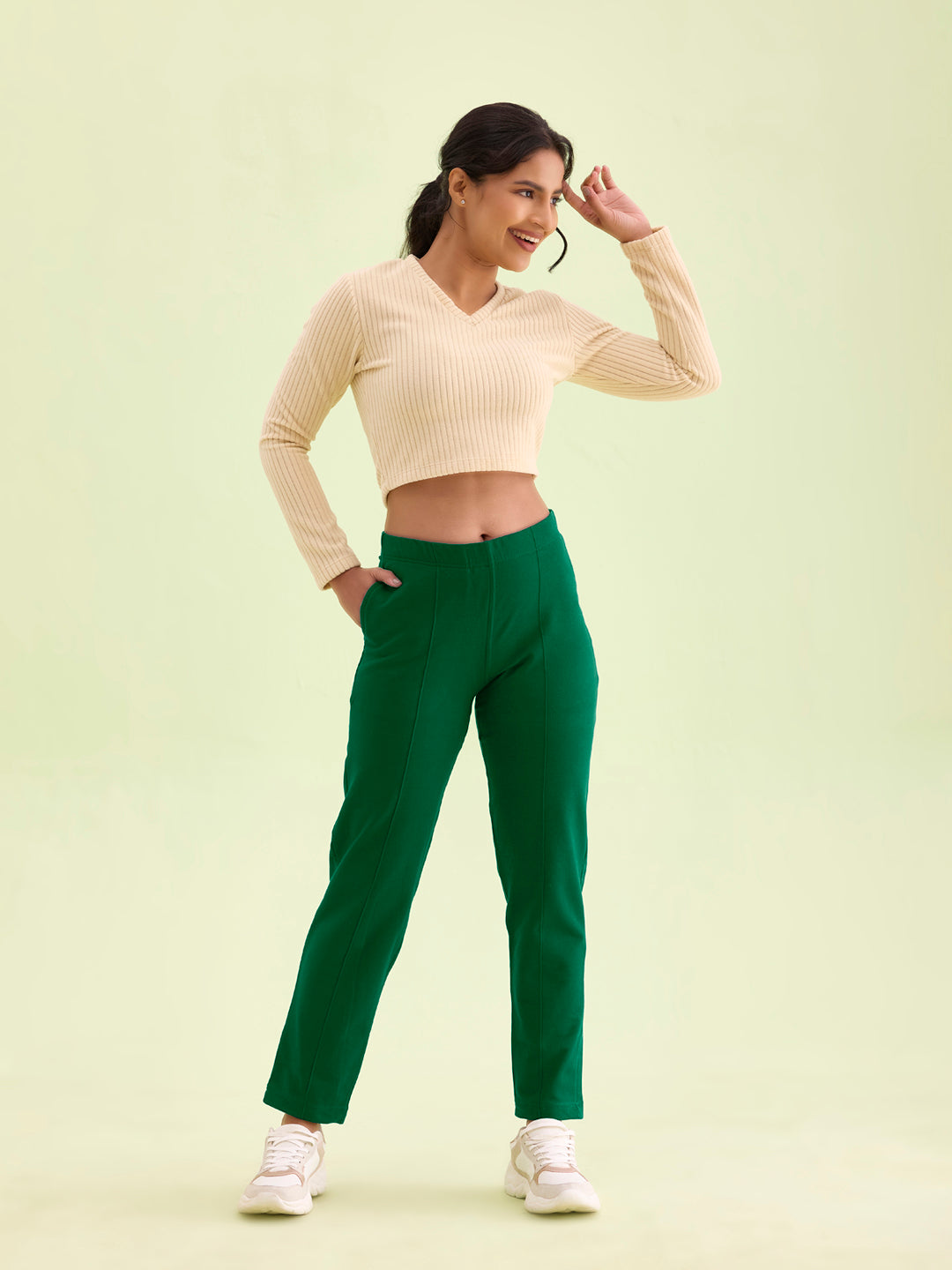 Women Solid Bottle Green Warm Kurti Pant