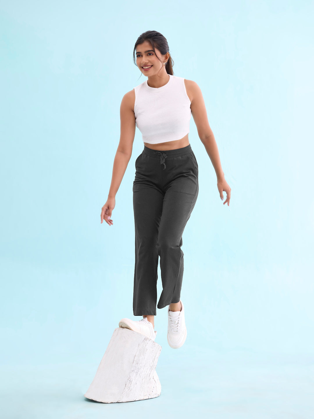 Women Solid Antra Melange Mid Rise Track Pant