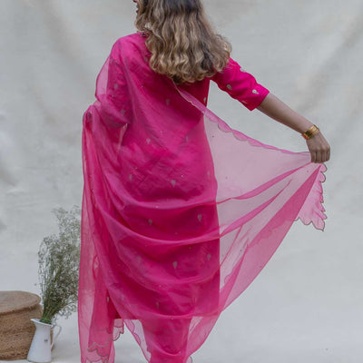 Gulabi Beli