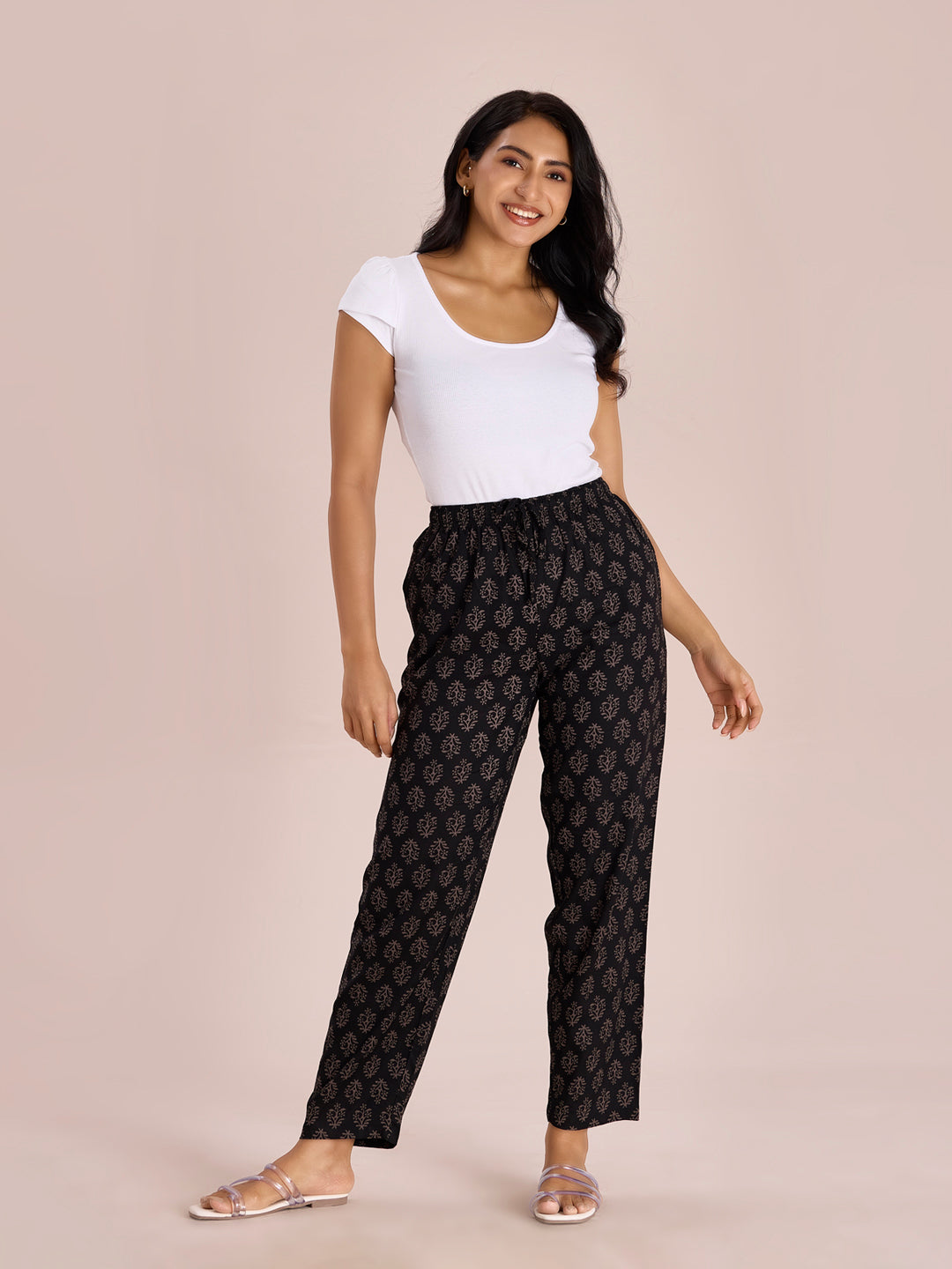 Women Printed Black Mid Rise Viscose Lounge Pants