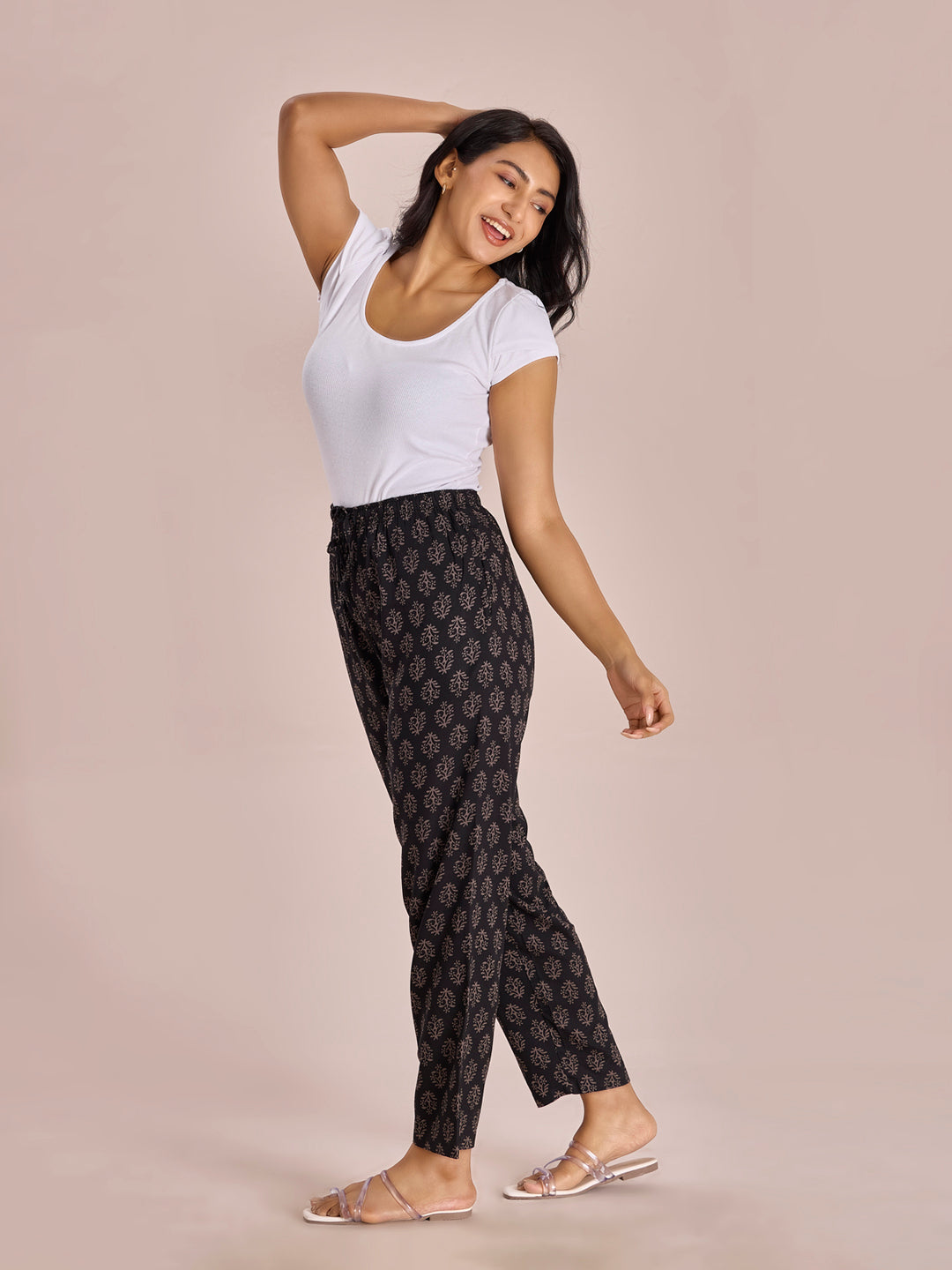 Women Printed Black Mid Rise Viscose Lounge Pants