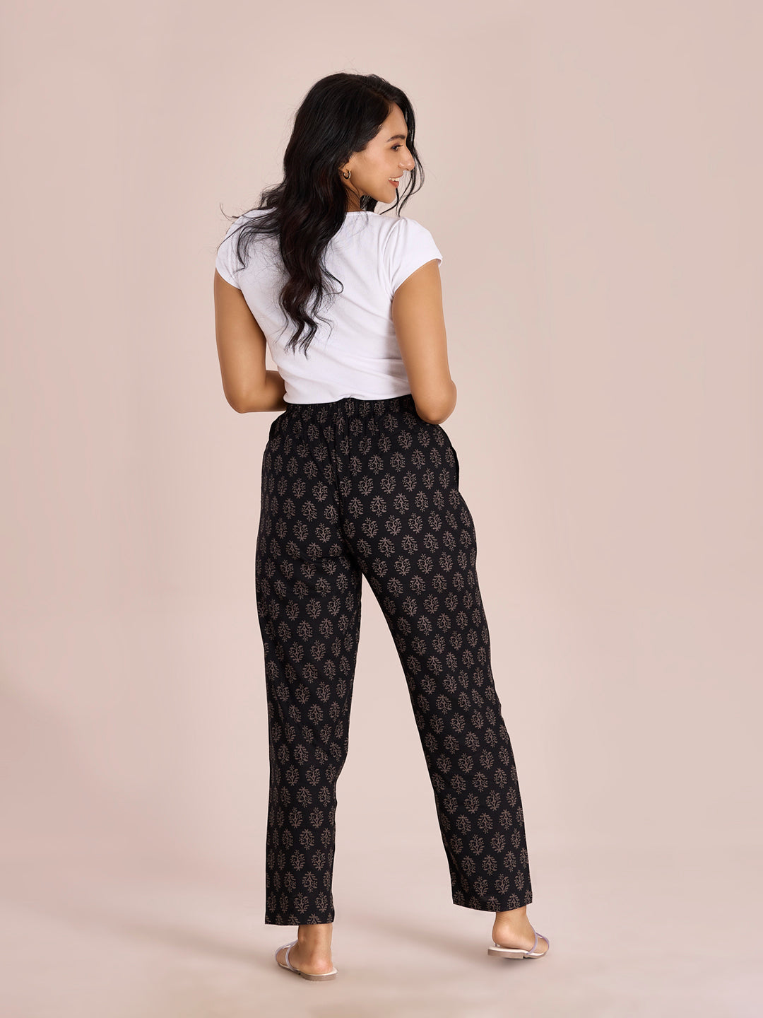 Women Printed Black Mid Rise Viscose Lounge Pants