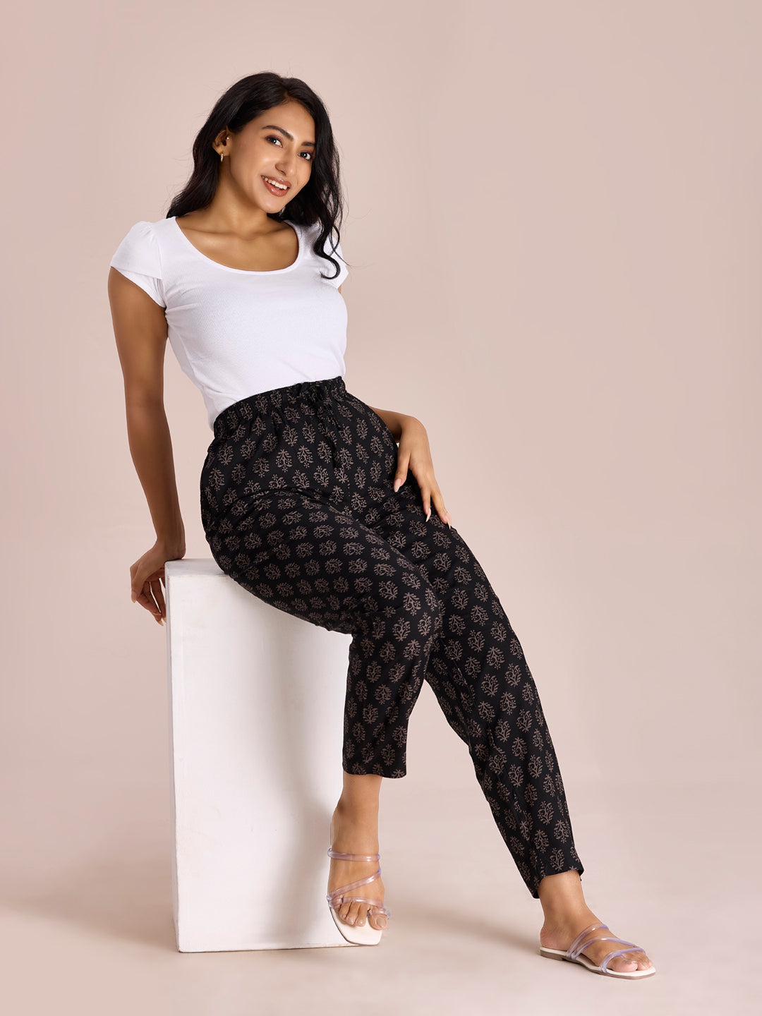 Women Printed Black Mid Rise Viscose Lounge Pants