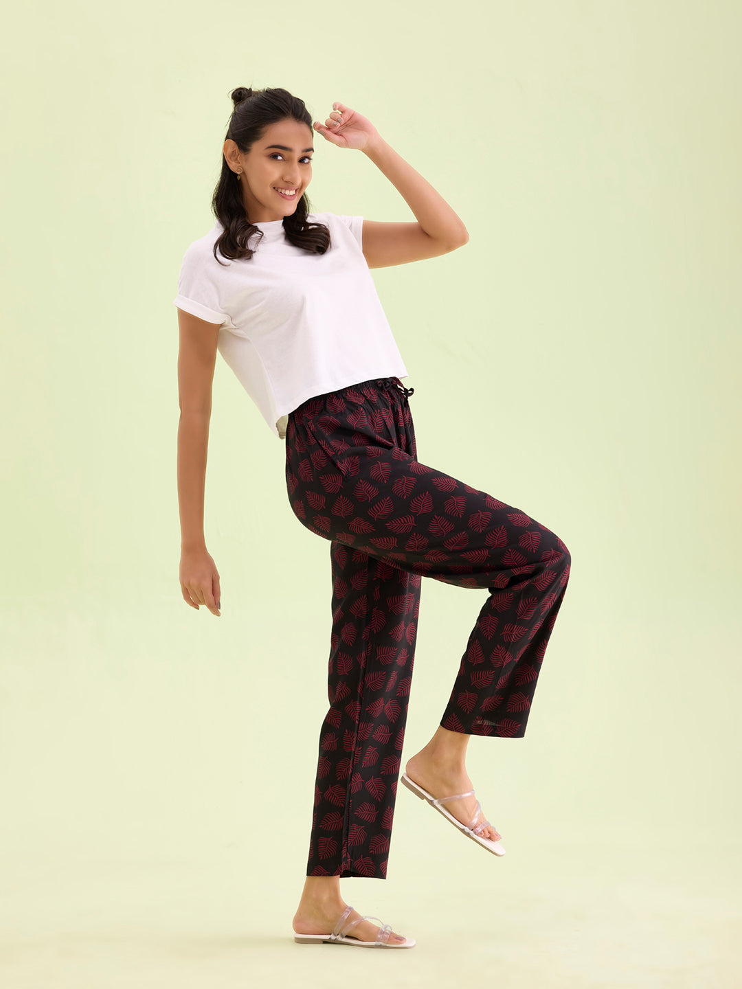 Women Printed Black Woven Viscose Mid Rise Lounge Pants