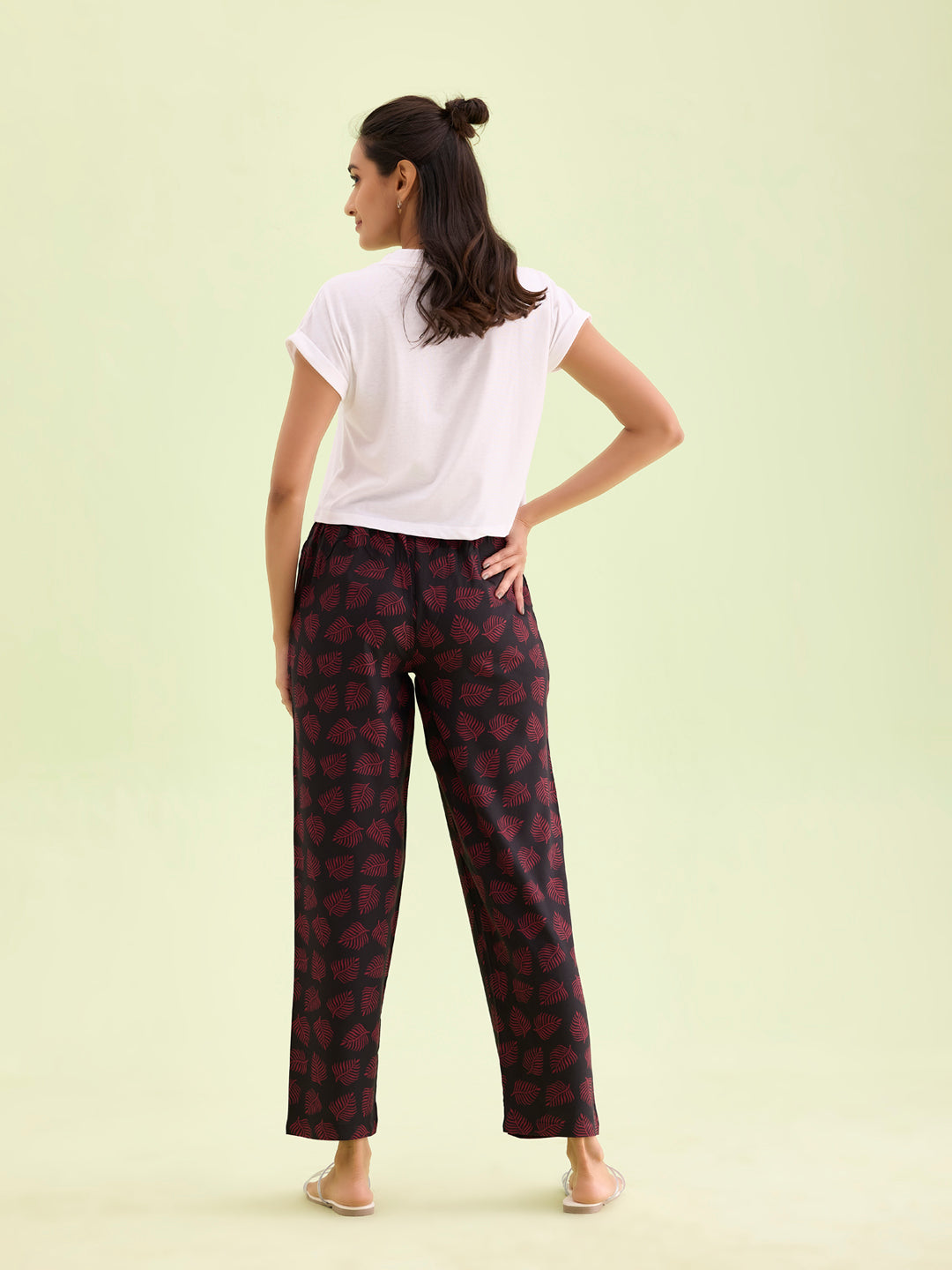 Women Printed Black Woven Viscose Mid Rise Lounge Pants