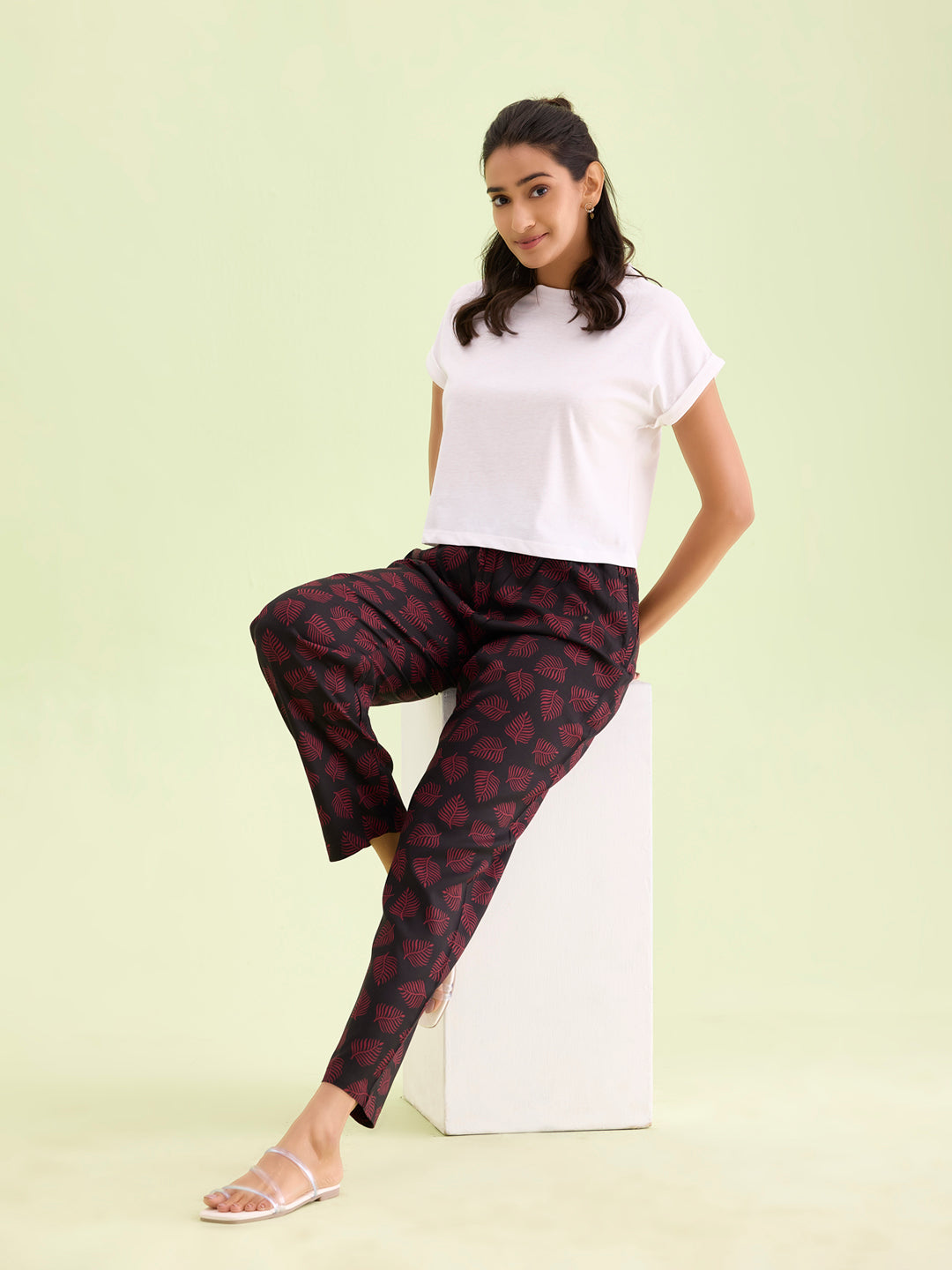 Women Printed Black Woven Viscose Mid Rise Lounge Pants