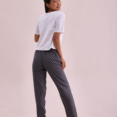 Women Printed Black Mid Rise Woven Viscose Lounge Pants