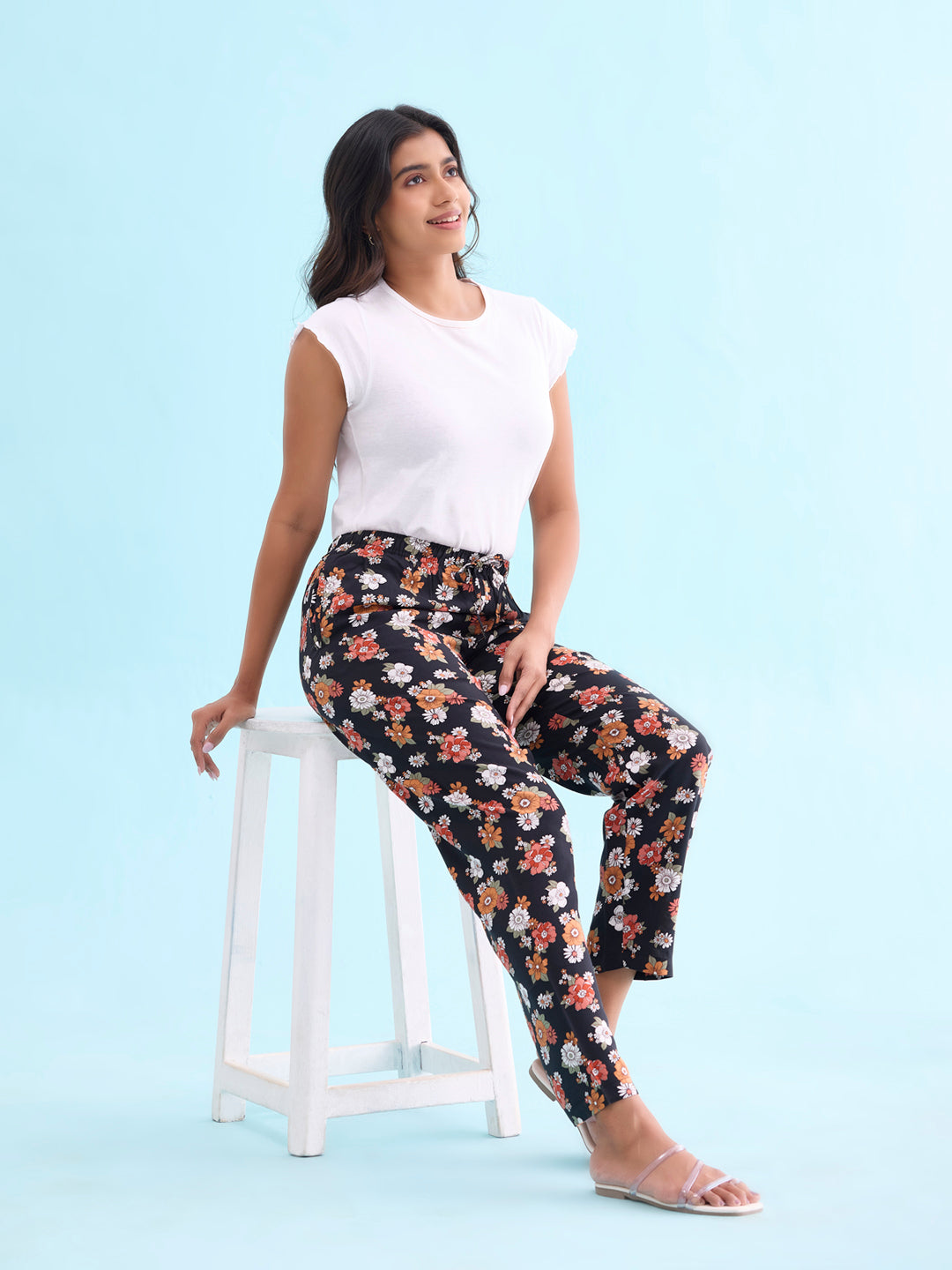 Women Printed Blacks Mid Rise Woven Viscose Lounge Pants