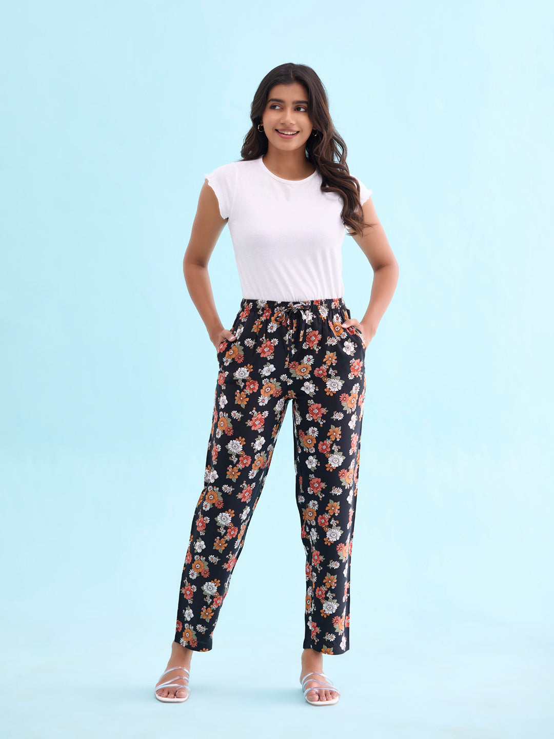 Women Printed Blacks Mid Rise Woven Viscose Lounge Pants