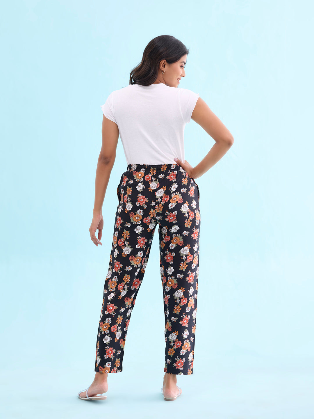 Women Printed Blacks Mid Rise Woven Viscose Lounge Pants