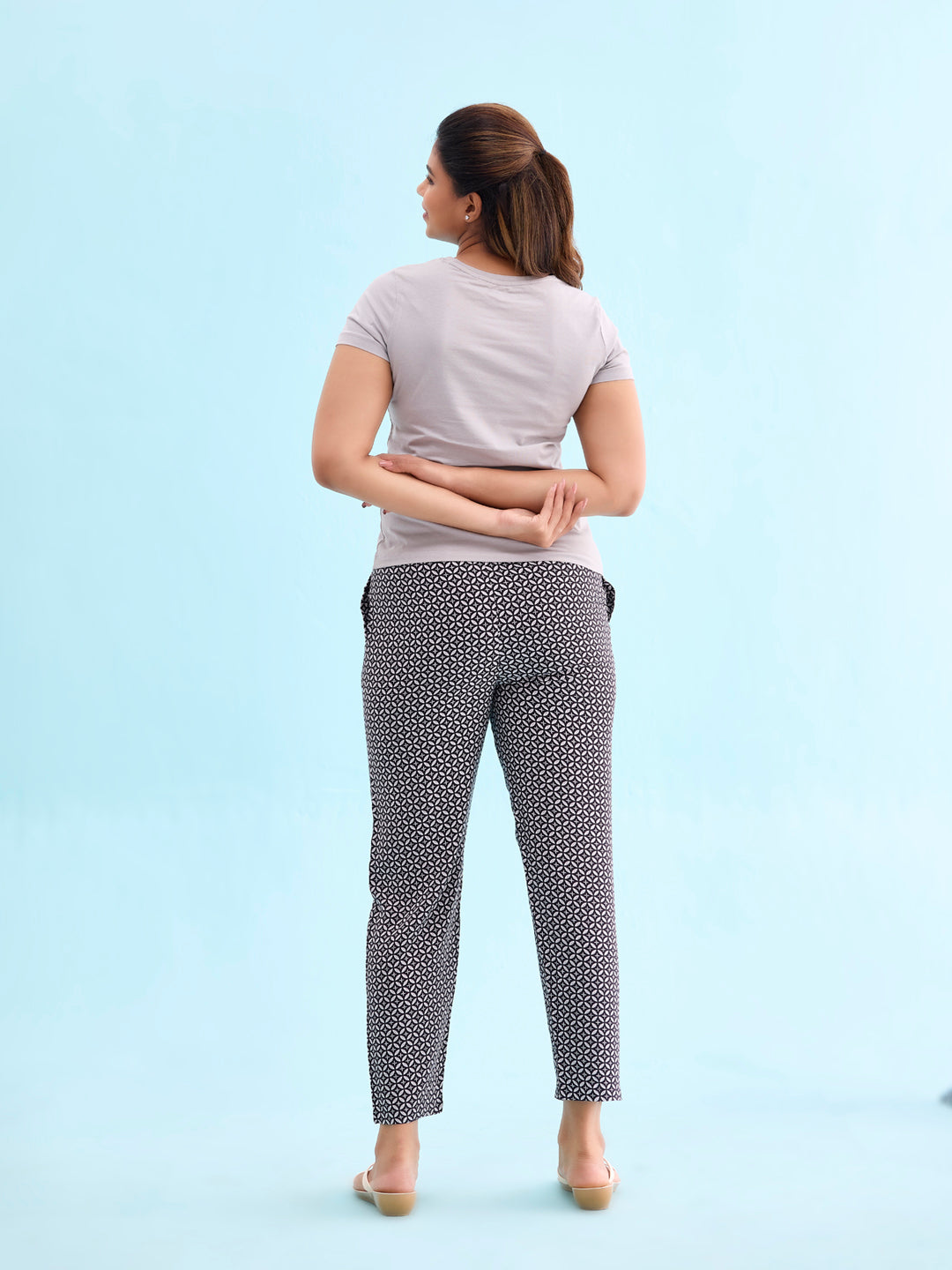 Women Printed Blacks Mid Rise Viscose Lounge Pants