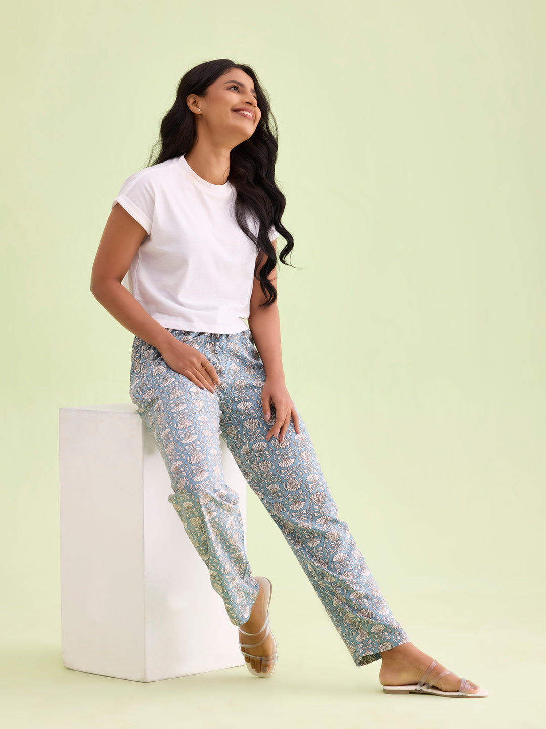Women Printed Blue Woven Viscose Mid Rise Lounge Pants