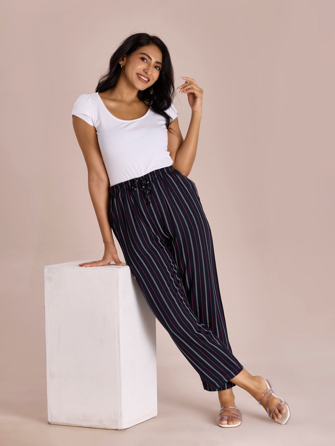 Women Printed Navy Woven Viscose Mid Rise Lounge Pants