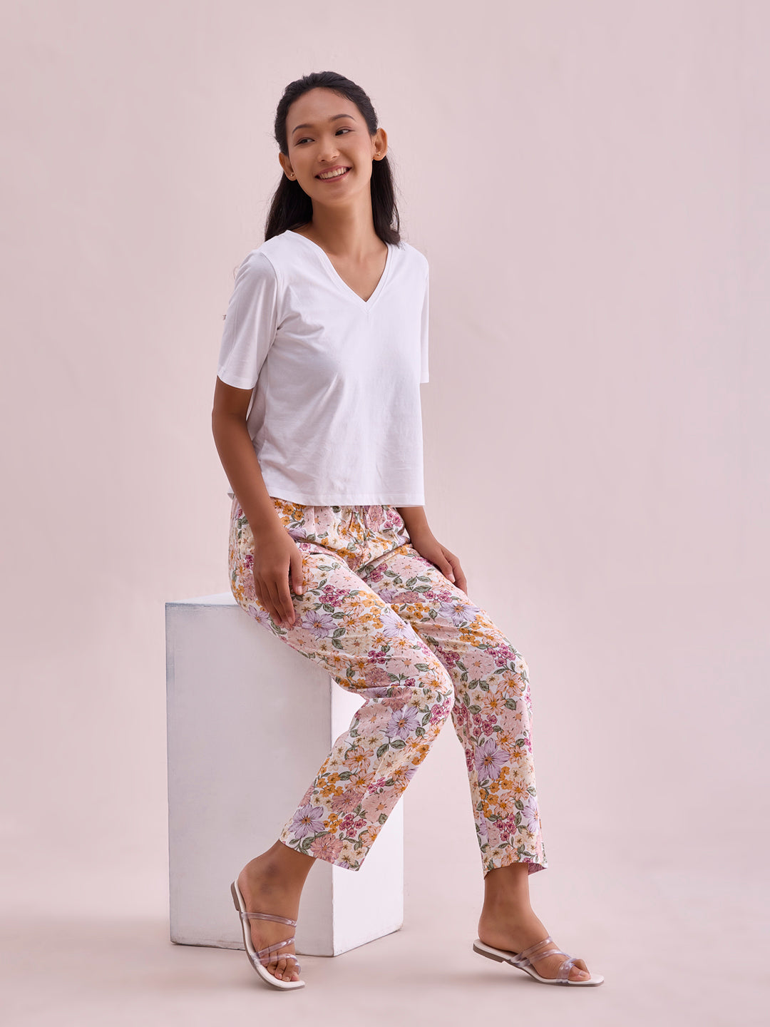 Women Printed Whites Woven Viscose Lounge Pants