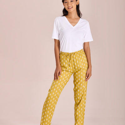 Women Printed Yellow Woven Mid Rise Viscose Lounge Pants