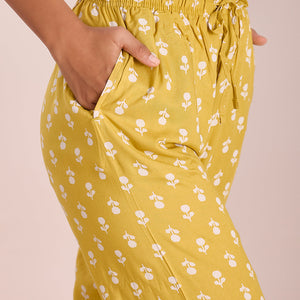 Women Printed Yellow Woven Mid Rise Viscose Lounge Pants