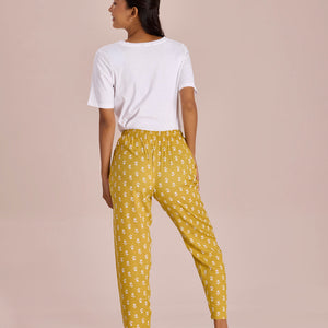 Women Printed Yellow Woven Mid Rise Viscose Lounge Pants