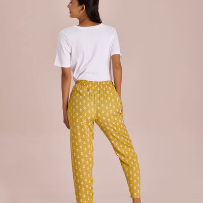 Women Printed Yellow Woven Mid Rise Viscose Lounge Pants