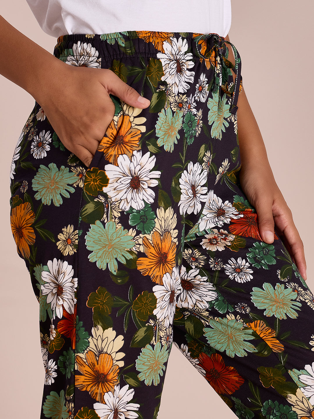 Women Printed Black Cotton Knit Mid Rise Lounge Pants