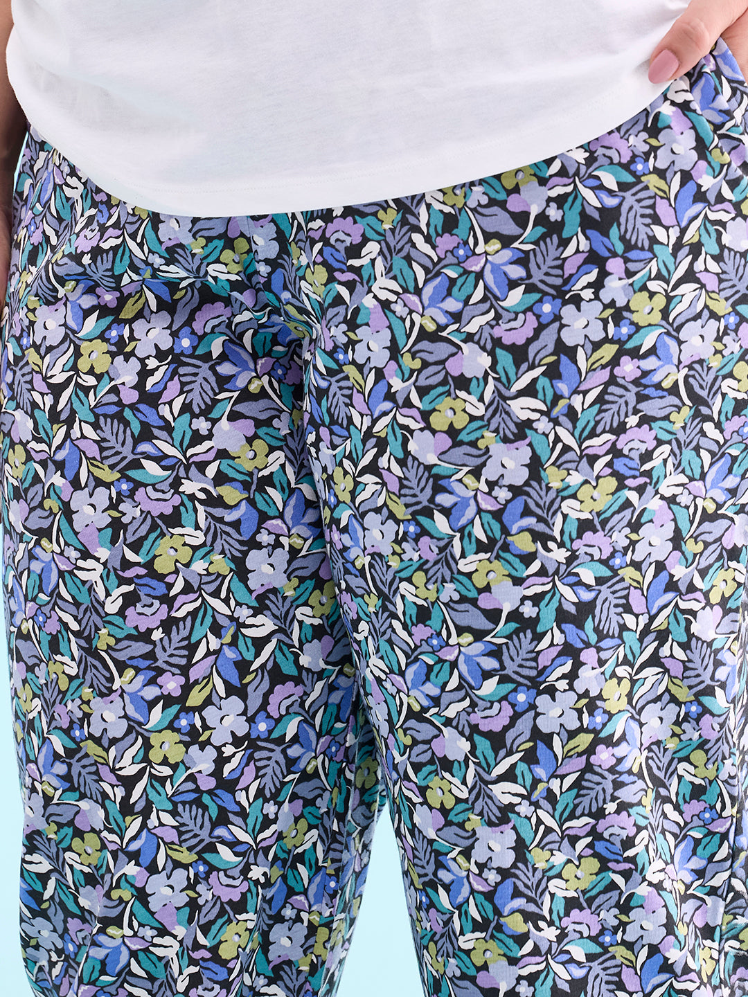 Women Printed Black Cotton Knit Mid Rise Lounge Pant