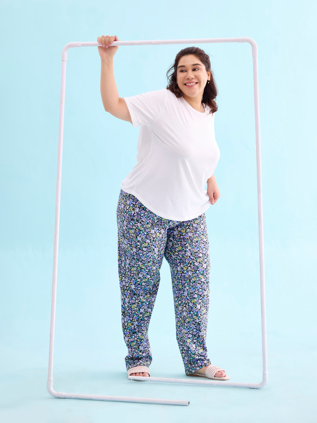 Women Printed Black Cotton Knit Mid Rise Lounge Pant