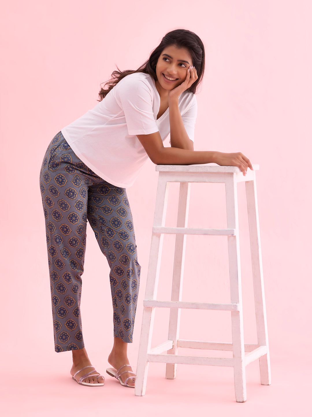 Women Printed Blue Cotton Woven Lounge Pants