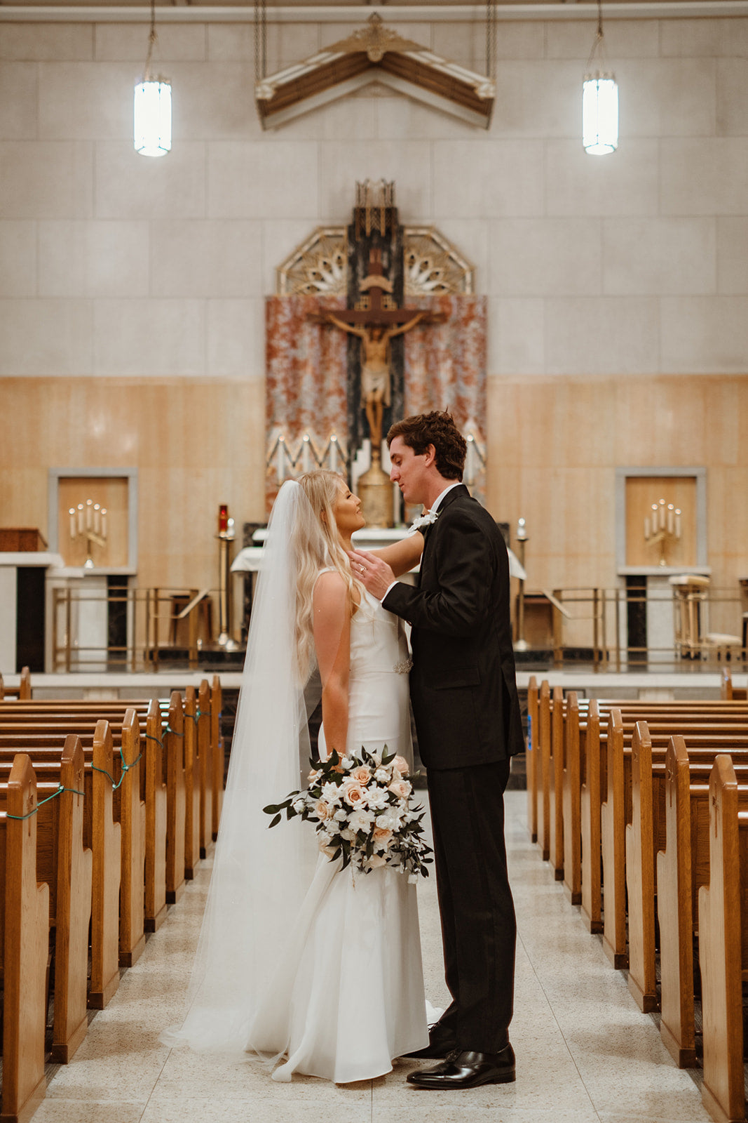 Gleaming White and Blush Kansas Wedding