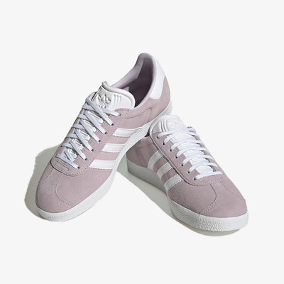 Adidas Originals | GAZELLE  { SILVER DAWN/WHITE/CORE BLACK