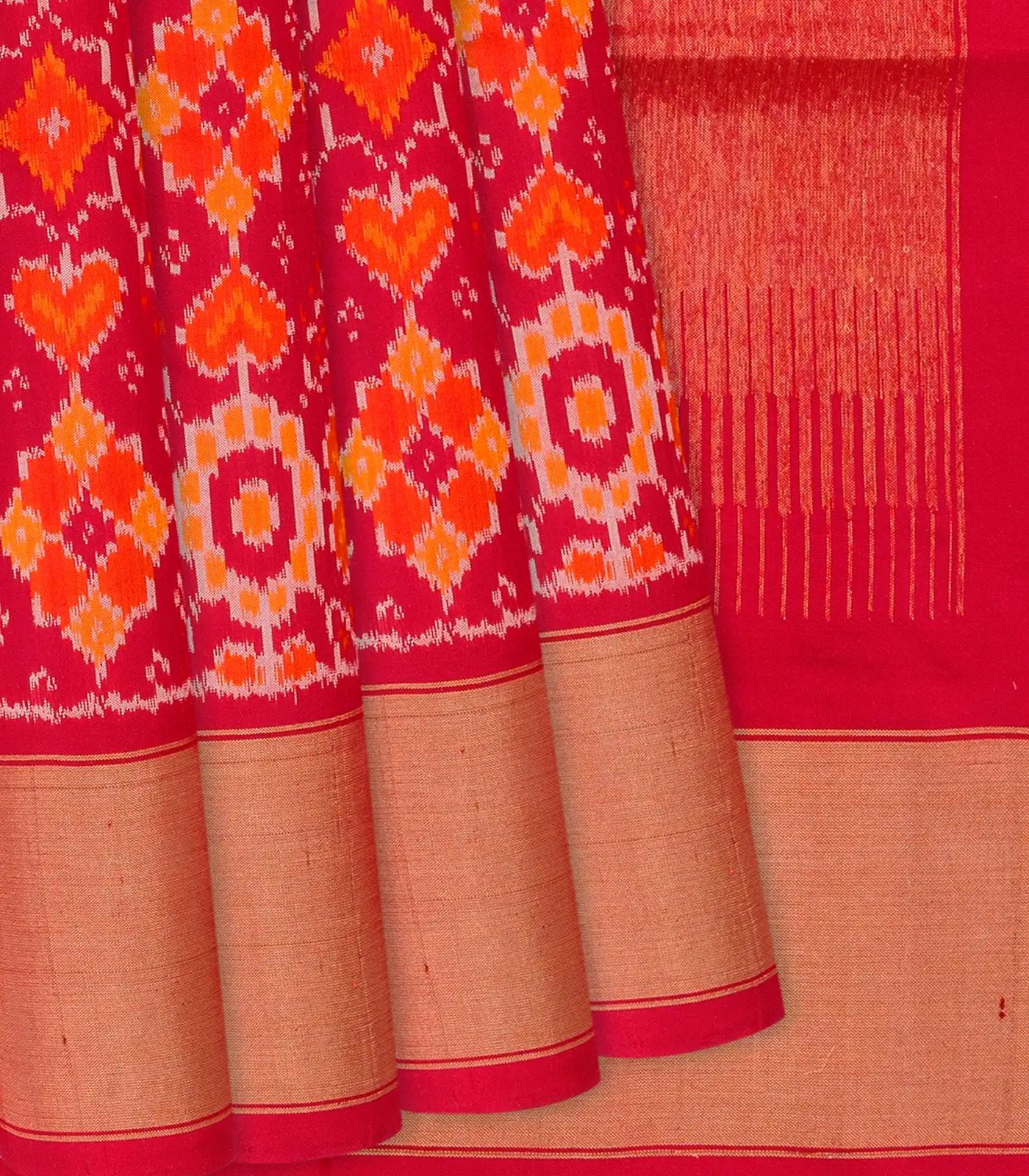 Red Handloom Pochampally Ikat Saree With Floral Motifs-Red