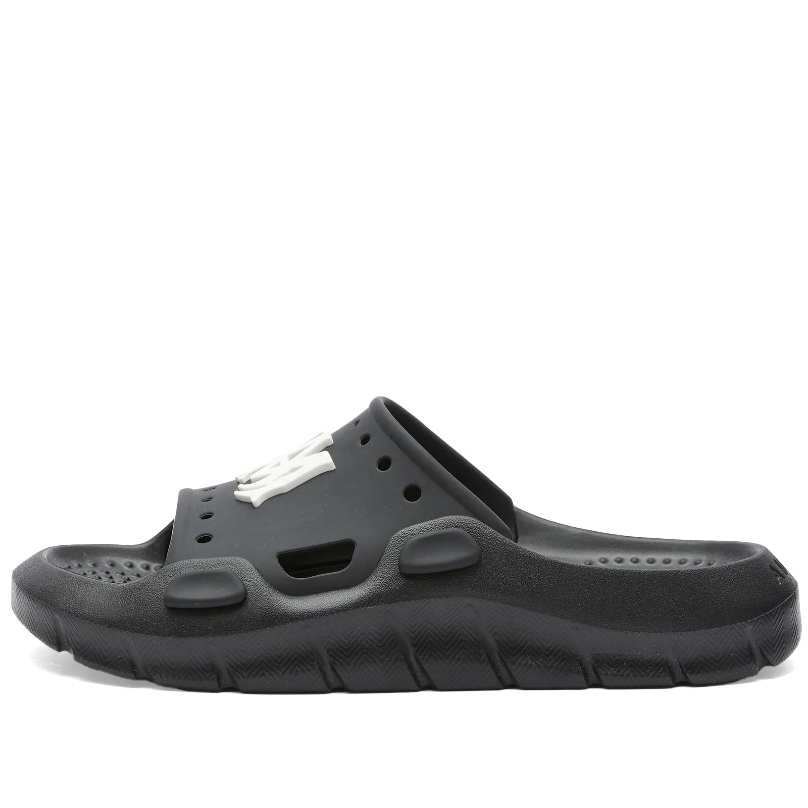 AMIRI ‘Sunday Black Slides’